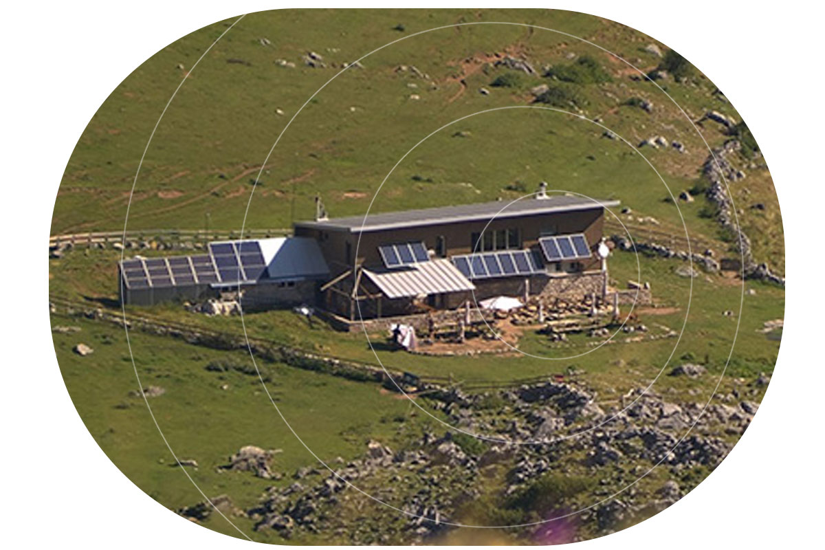 Remote-farm-with-solar-panels